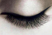 长期配戴假睫毛的4大危害 你都知道吗