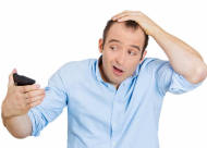 男性脱发的早期症状有哪些 治疗男性脱发的4大误区