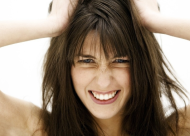 女性弥漫性脱发的原因有哪些 怎么防治弥漫性脱发
