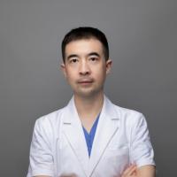 阳威-植发医师