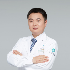 陆昌龙-植发医生