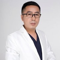 冯宇-植发主任医师